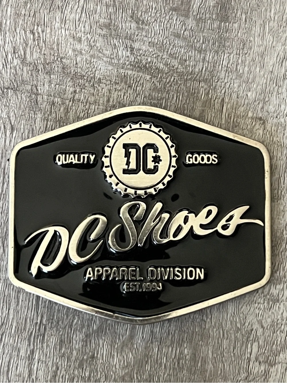 DC Shoes Logo Enamel Belt Buckle Black Glossy Metal Y2K Skate Streetwear